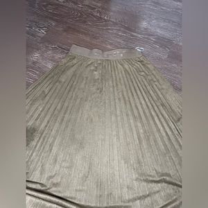 DKNY, Size Small, Tan